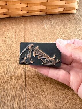 Vintage Antique RCA Dog with Phonograph Print Block